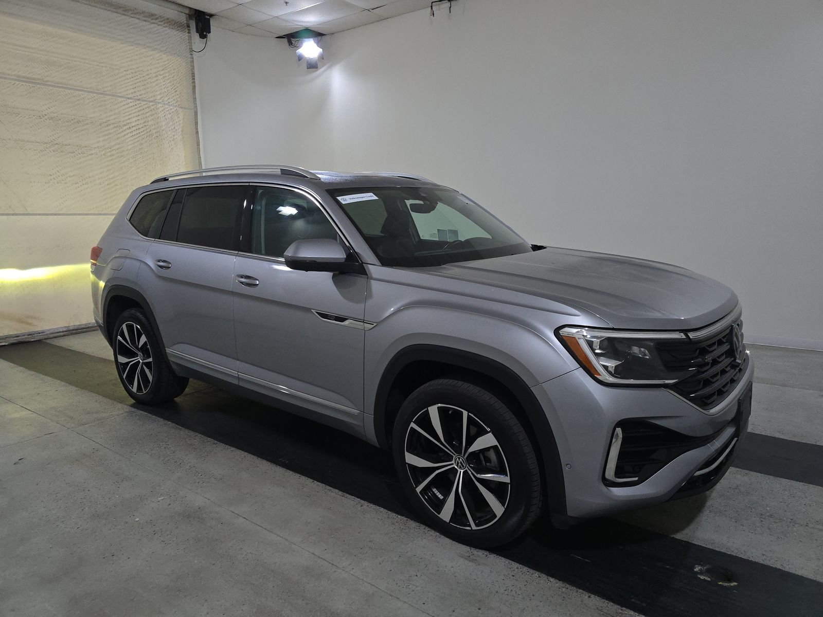 2025 Volkswagen Atlas 2.0T SEL Premium R-Line AWD