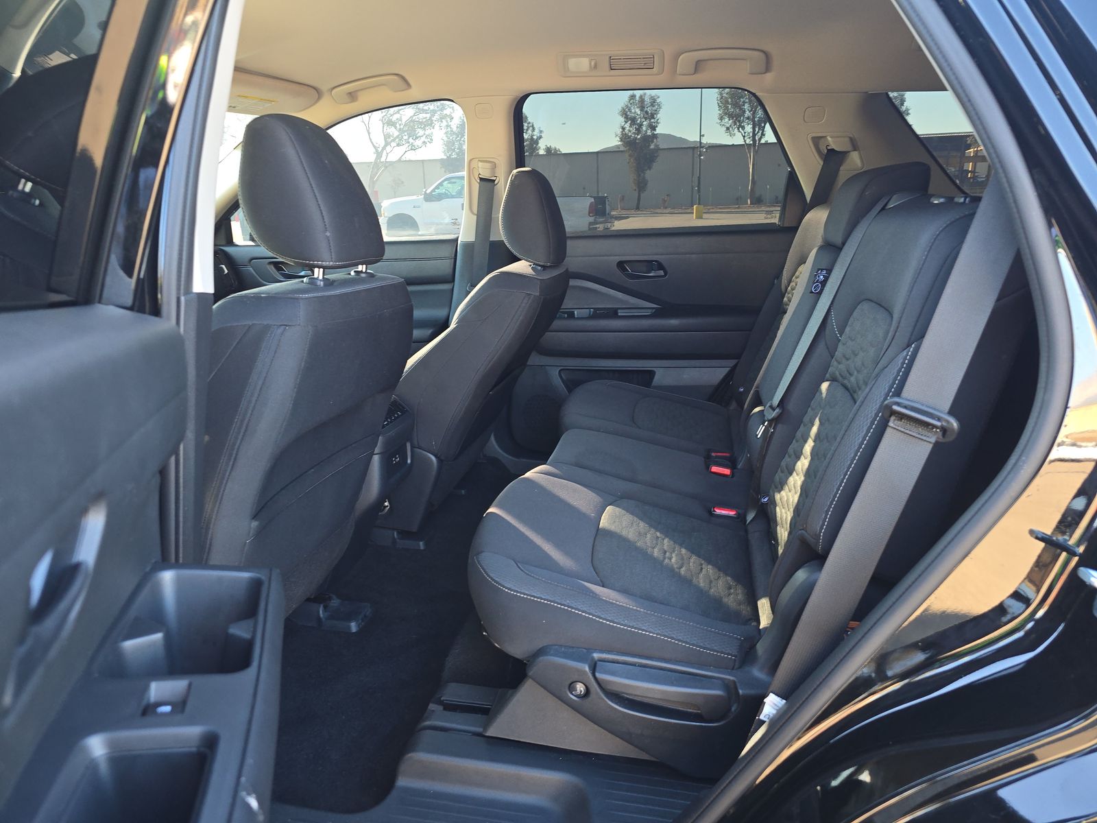 2024 Nissan Pathfinder SV FWD