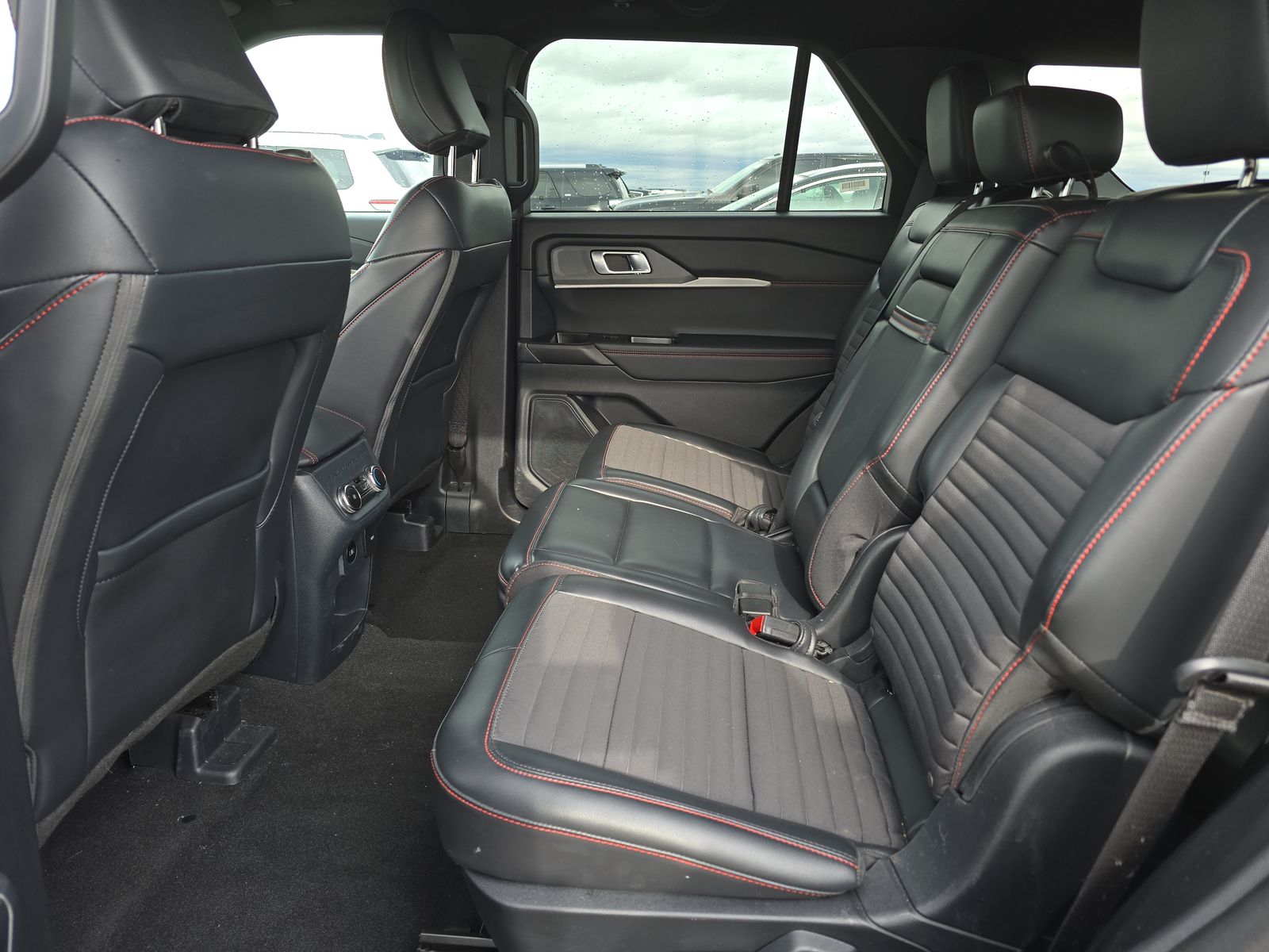 2025 Ford Explorer ST-Line AWD