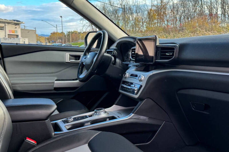 2022 Ford Explorer XLT AWD