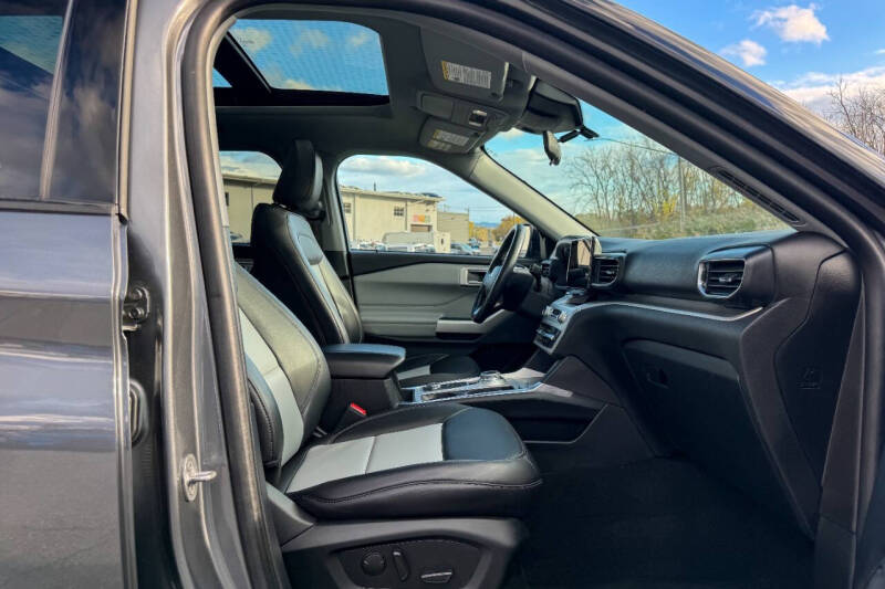 2022 Ford Explorer XLT AWD