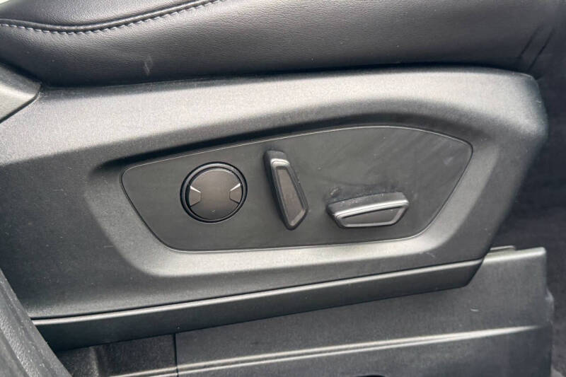 2022 Ford Explorer XLT AWD