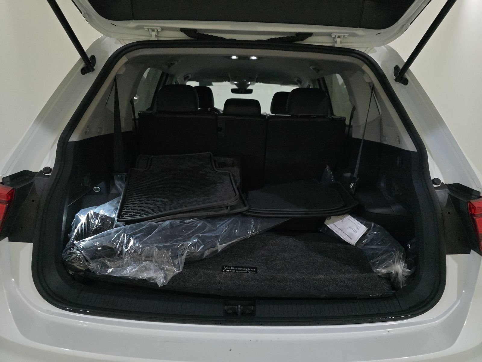 2023 Volkswagen Tiguan 2.0T SE FWD