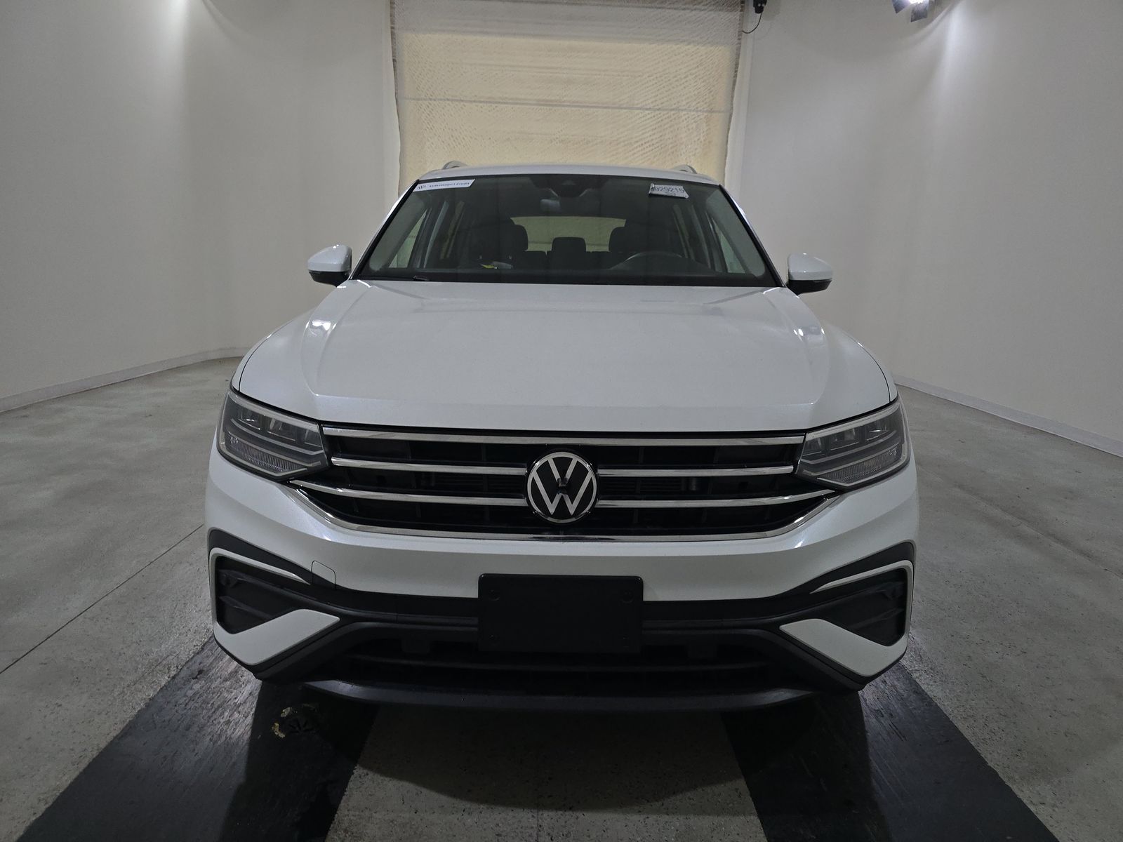 2023 Volkswagen Tiguan 2.0T SE FWD