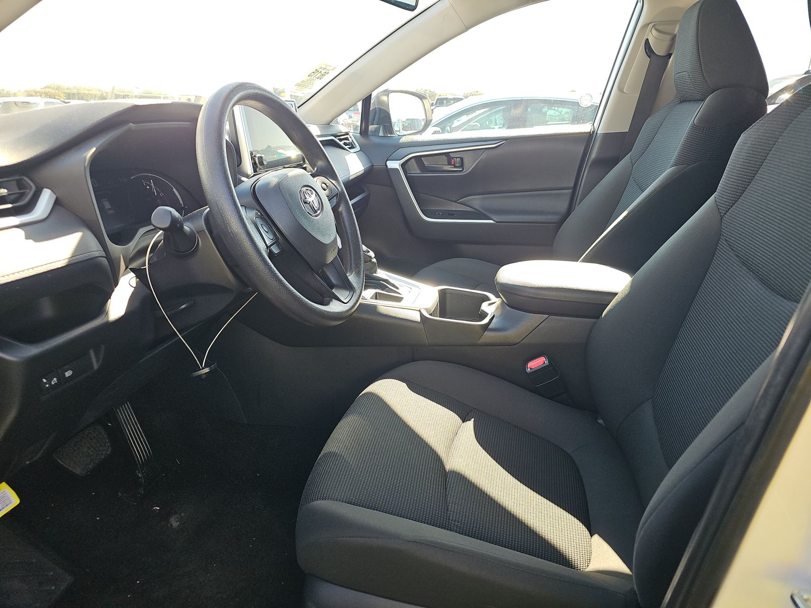 2025 Toyota RAV4 LE FWD