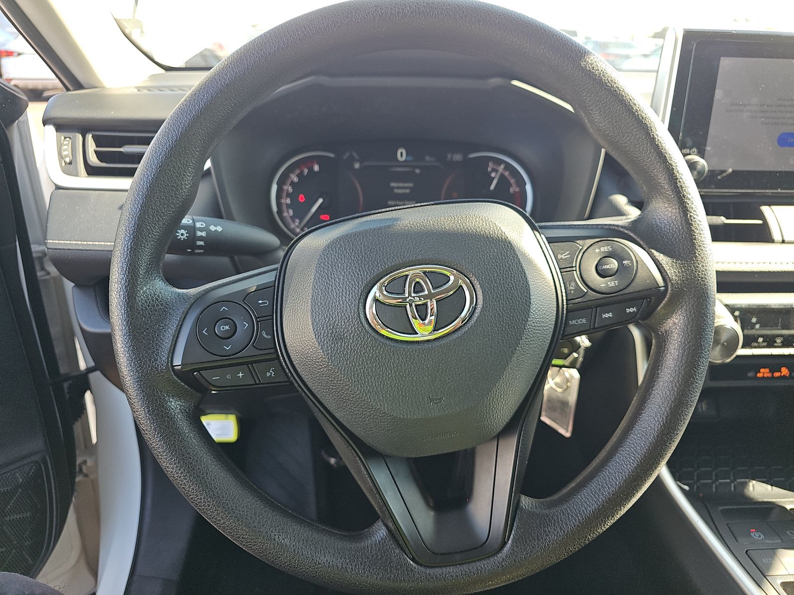 2025 Toyota RAV4 LE FWD