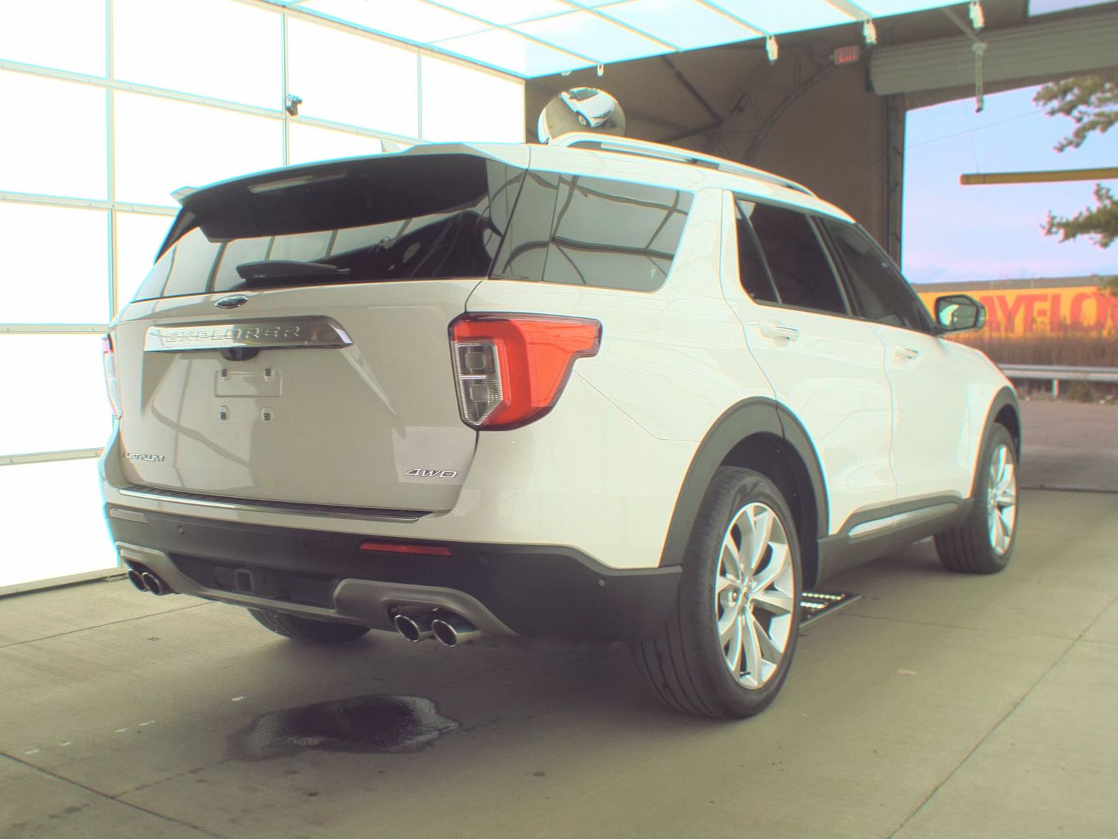 2022 Ford Explorer Platinum AWD