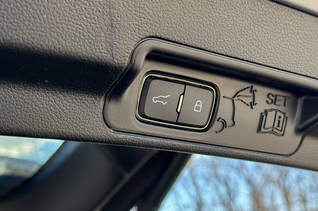 2022 Ford Explorer XLT AWD