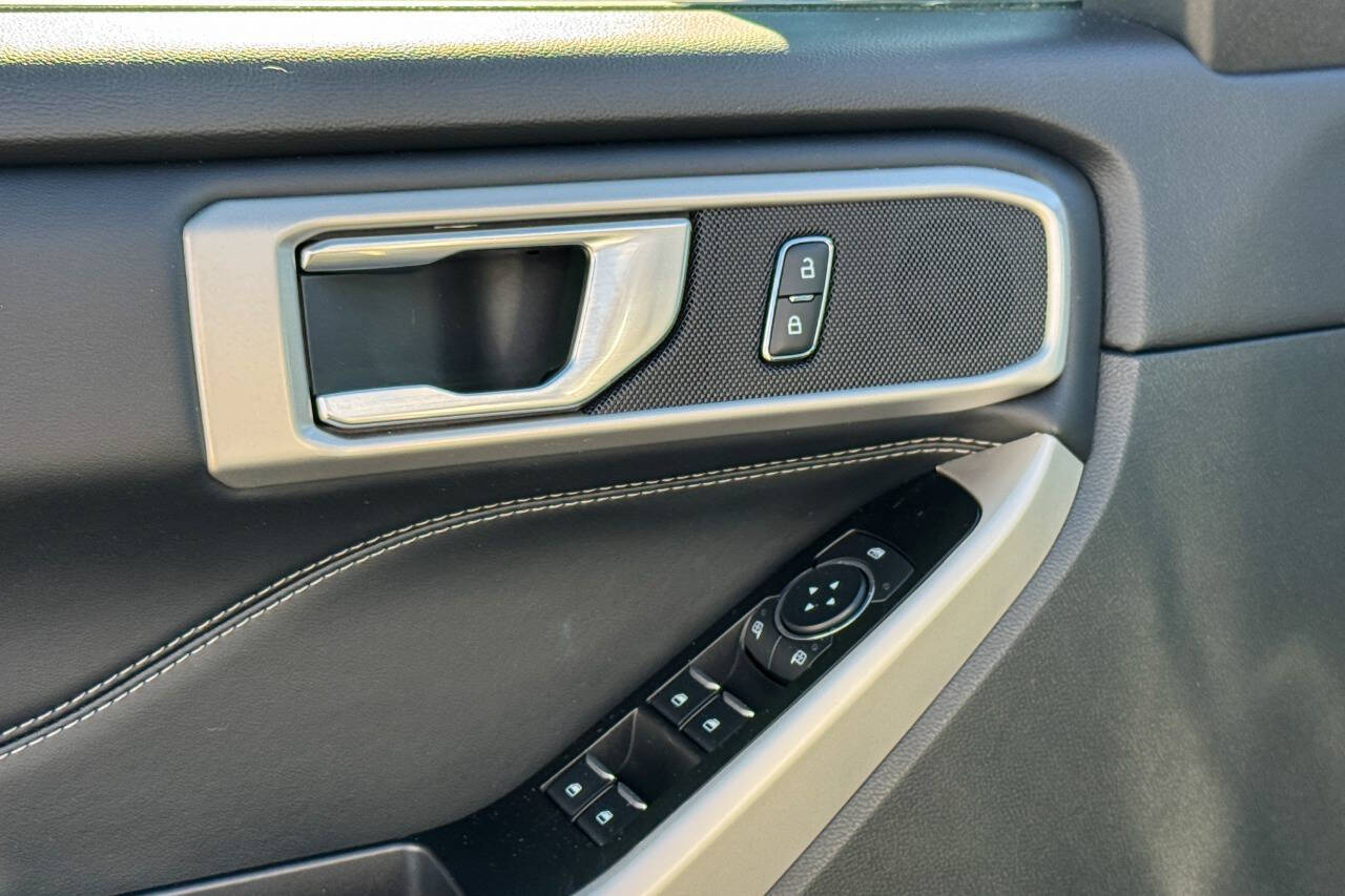 2022 Ford Explorer XLT AWD