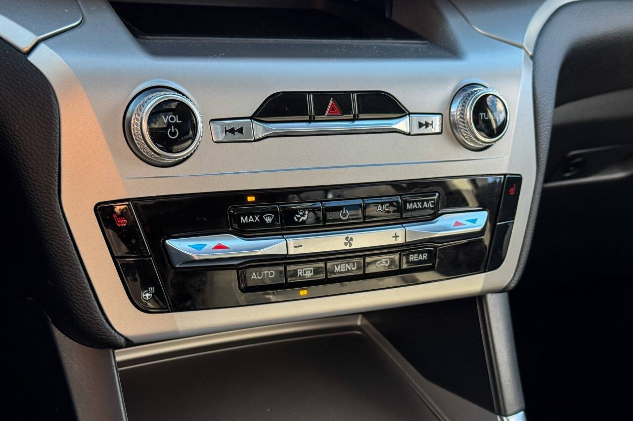 2022 Ford Explorer XLT AWD