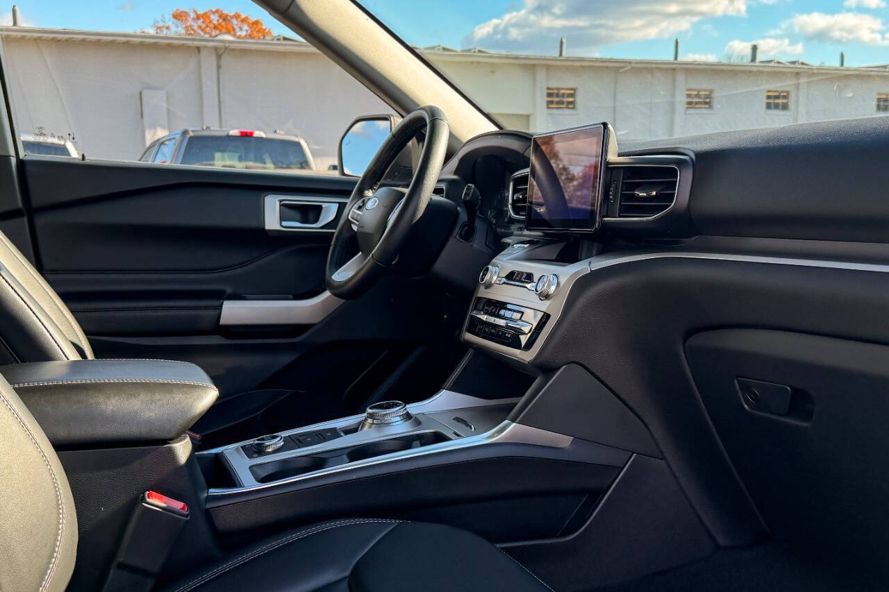 2022 Ford Explorer XLT AWD