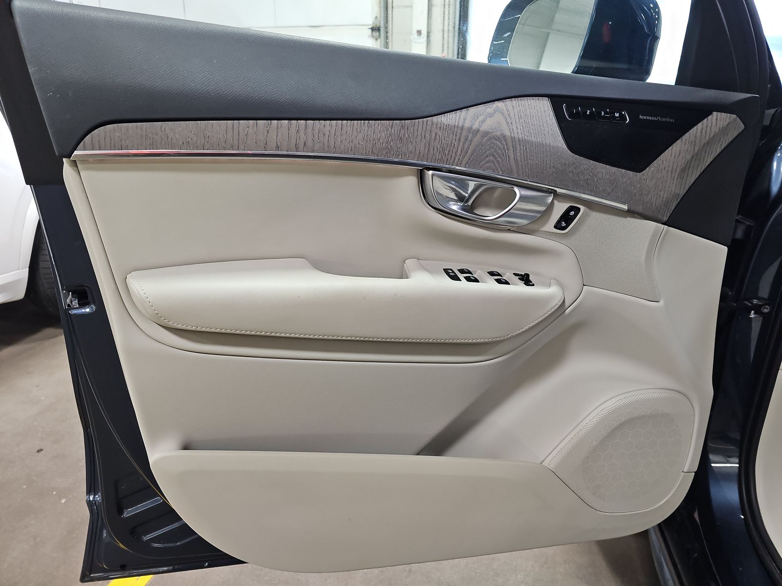 2024 Volvo XC90 Recharge T8 Plus AWD