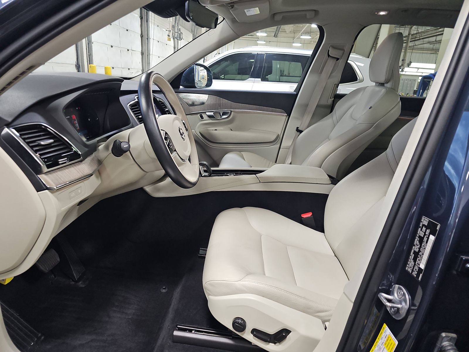 2024 Volvo XC90 Recharge T8 Plus AWD