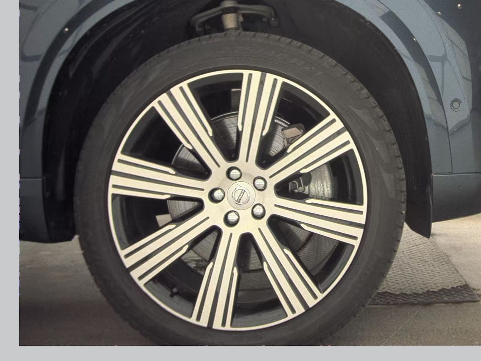 2024 Volvo XC90 Recharge T8 Plus AWD