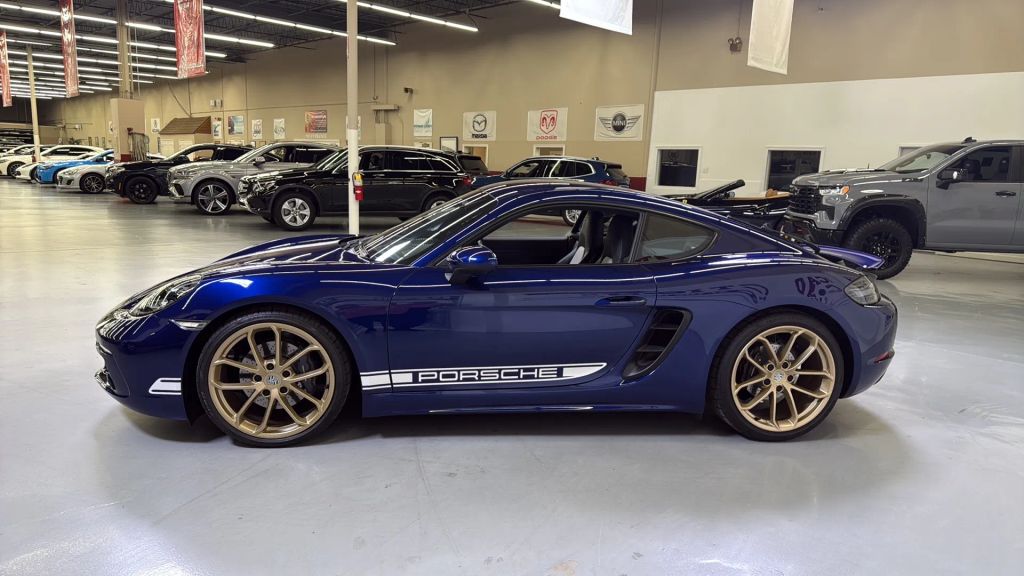 2024 Porsche 718 Cayman Style Edition RWD