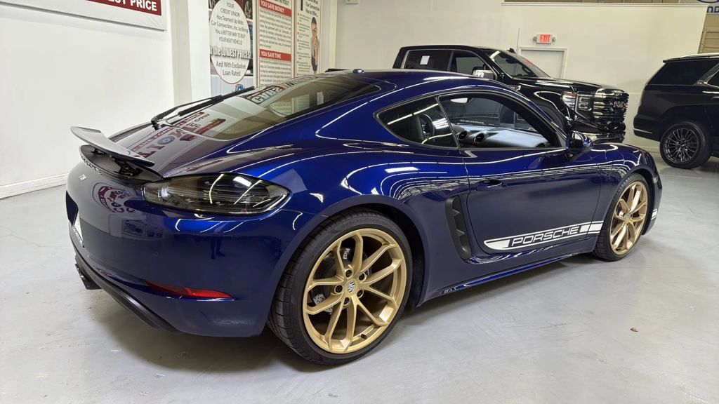 2024 Porsche 718 Cayman Style Edition RWD