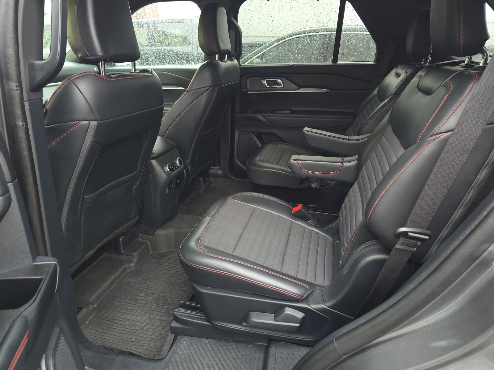 2025 Ford Explorer ST-Line AWD