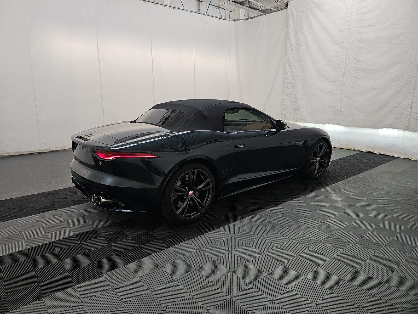 2023 Jaguar F-TYPE R AWD