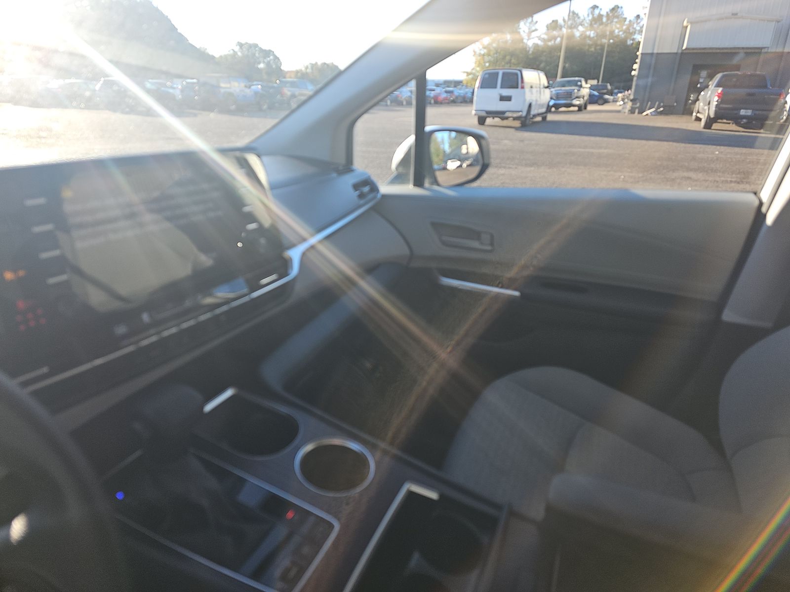 2023 Toyota Sienna LE FWD