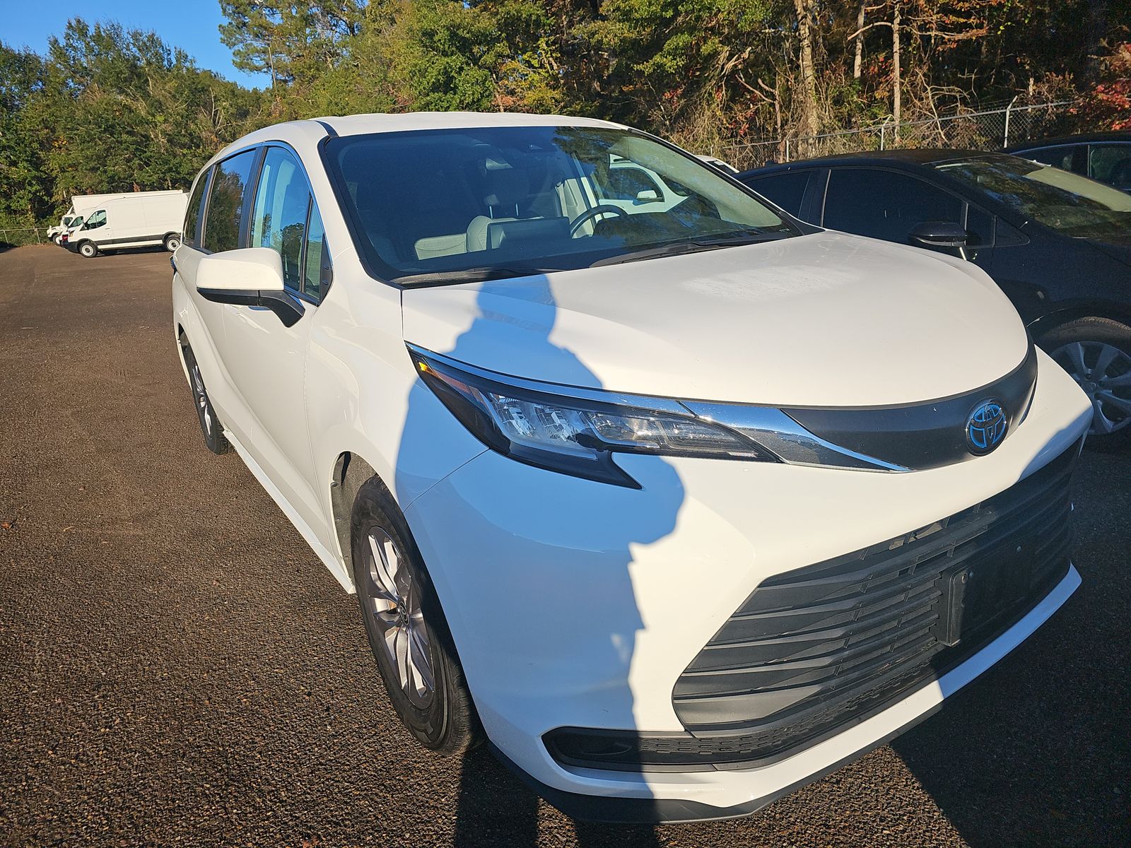 2023 Toyota Sienna LE FWD