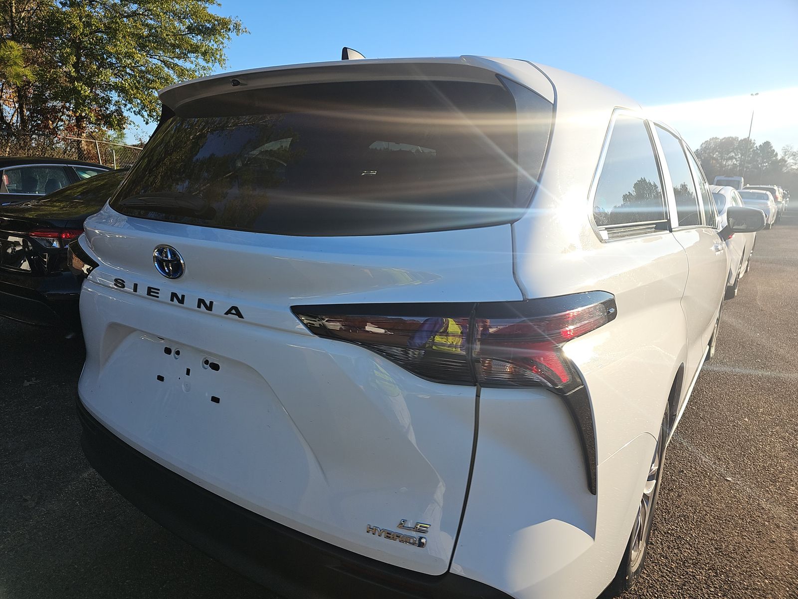 2023 Toyota Sienna LE FWD