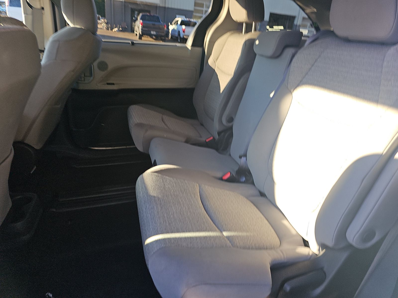 2023 Toyota Sienna LE FWD