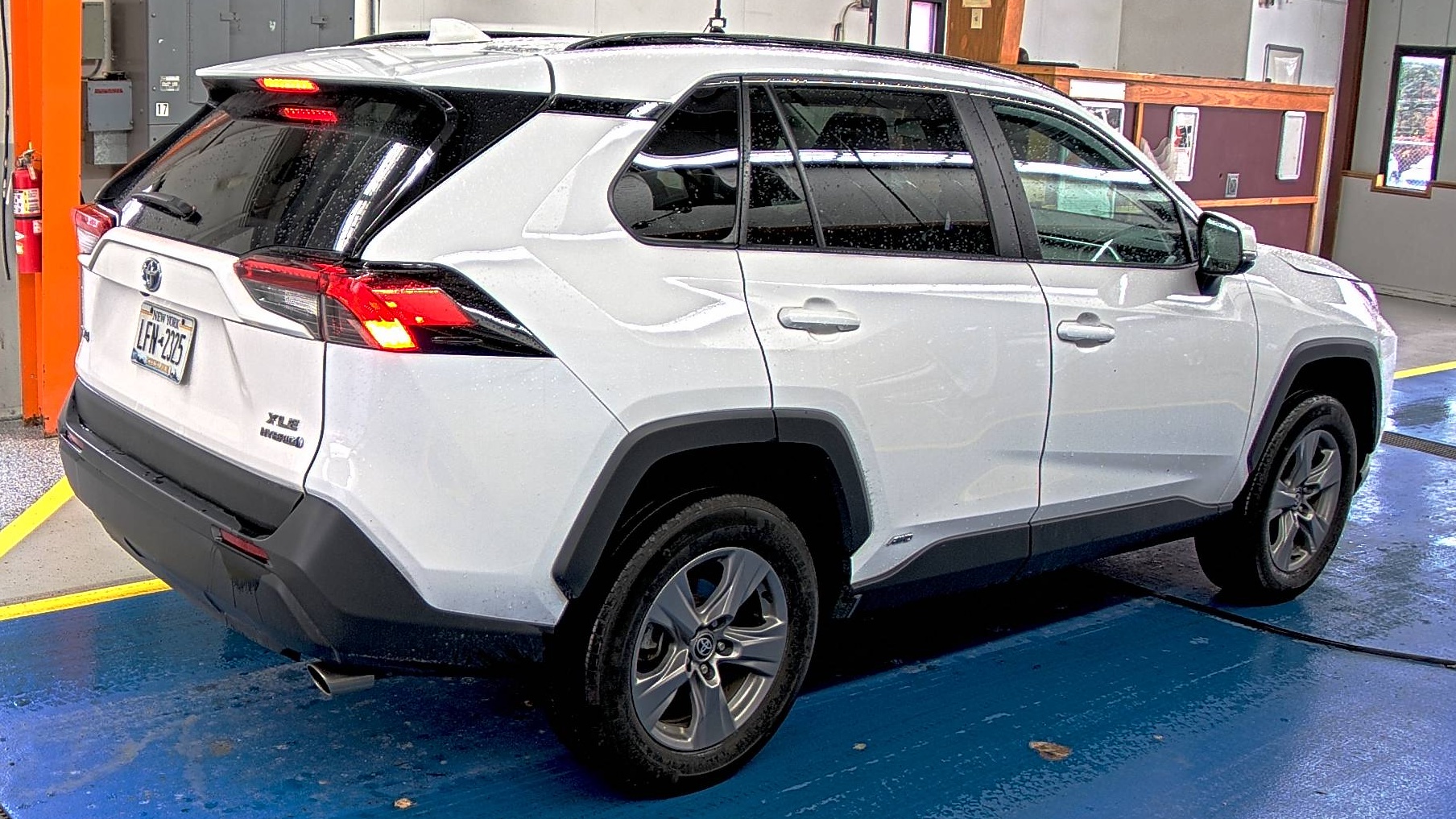 2023 Toyota RAV4 Hybrid XLE AWD
