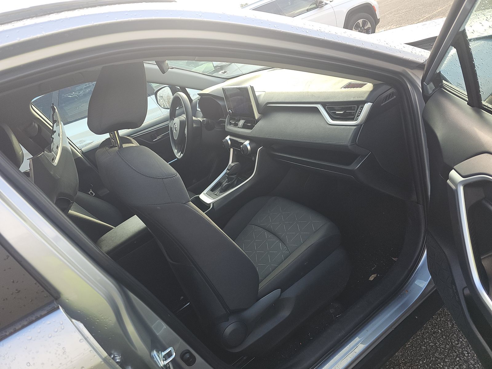 2025 Toyota RAV4 XLE FWD