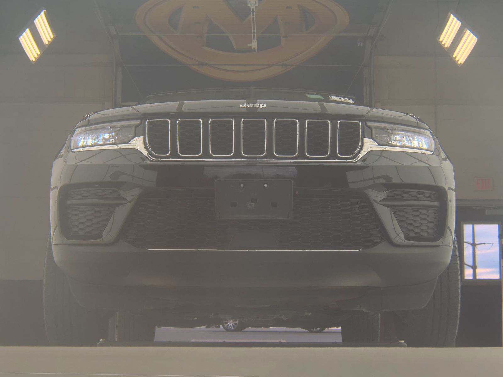 2023 Jeep Grand Cherokee Laredo AWD