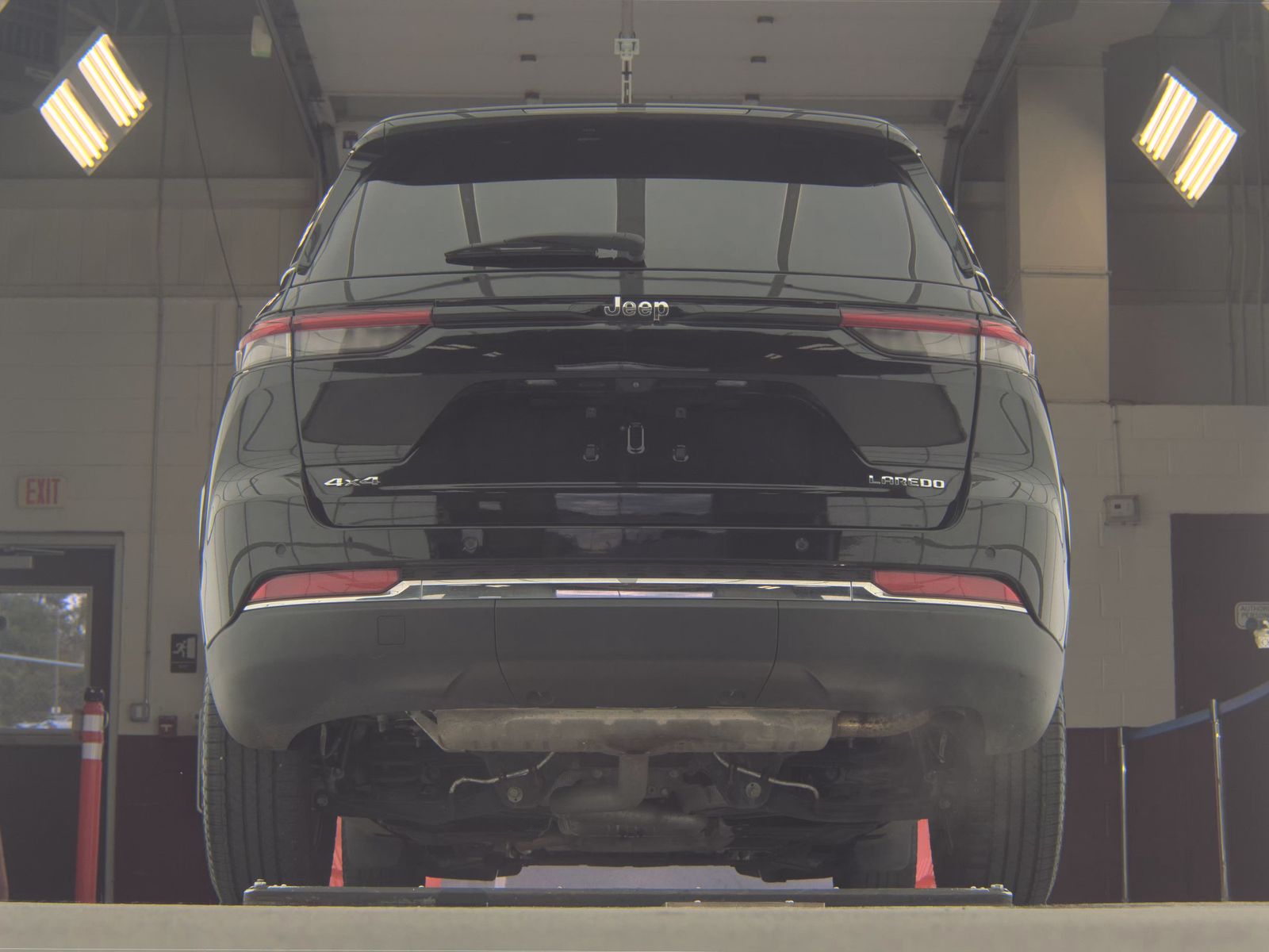 2023 Jeep Grand Cherokee Laredo AWD