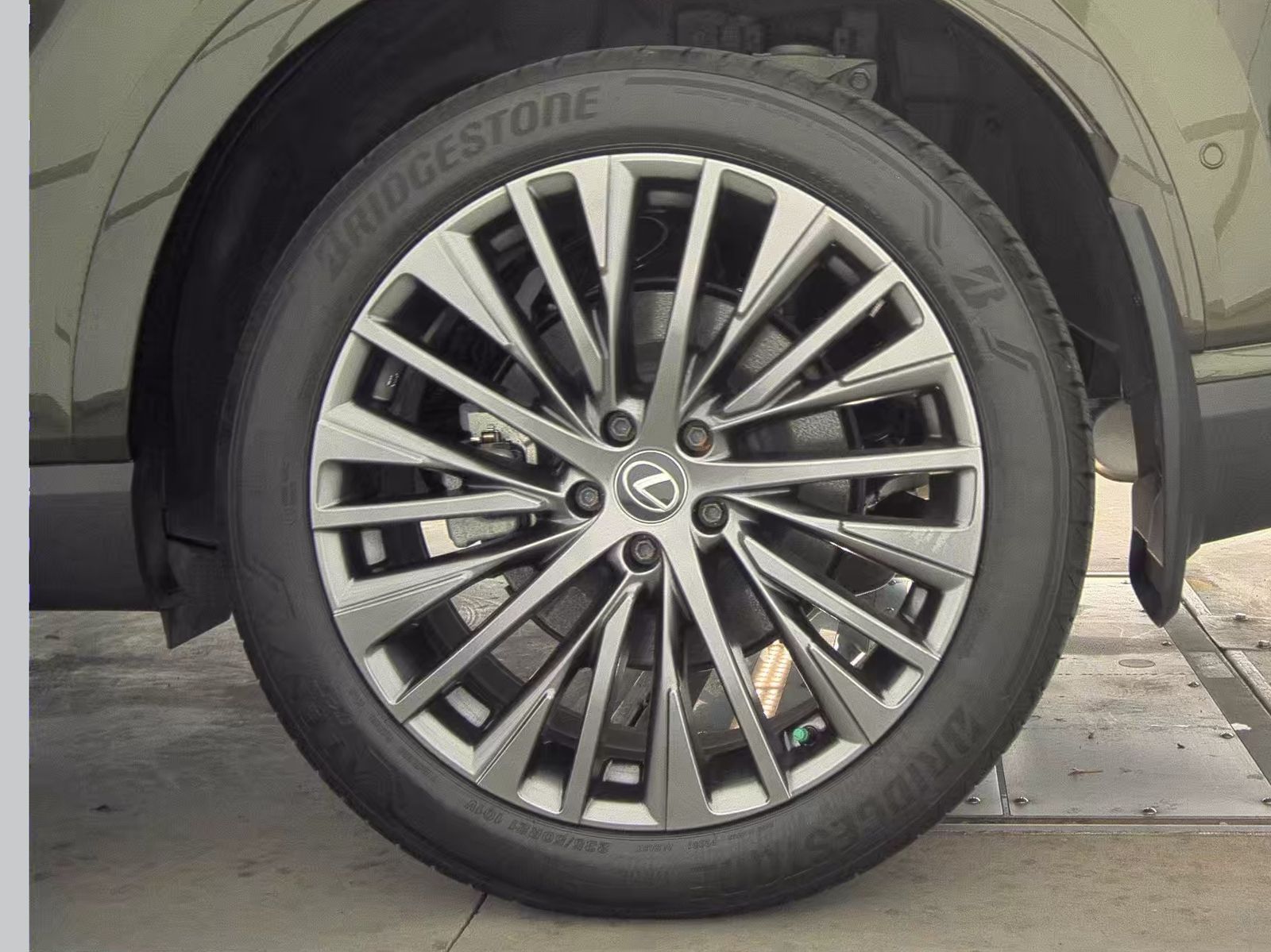 2024 Lexus RX 450h+ Luxury AWD