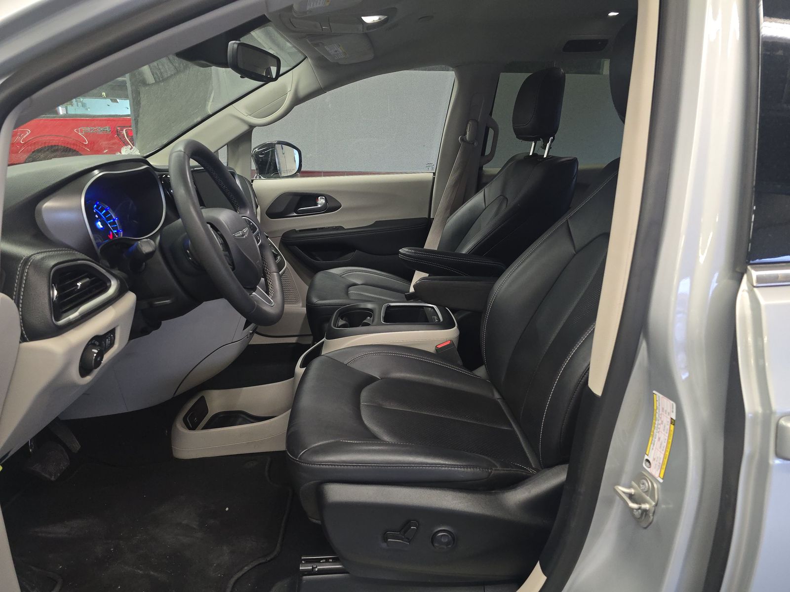 2024 Chrysler Pacifica Hybrid Select FWD