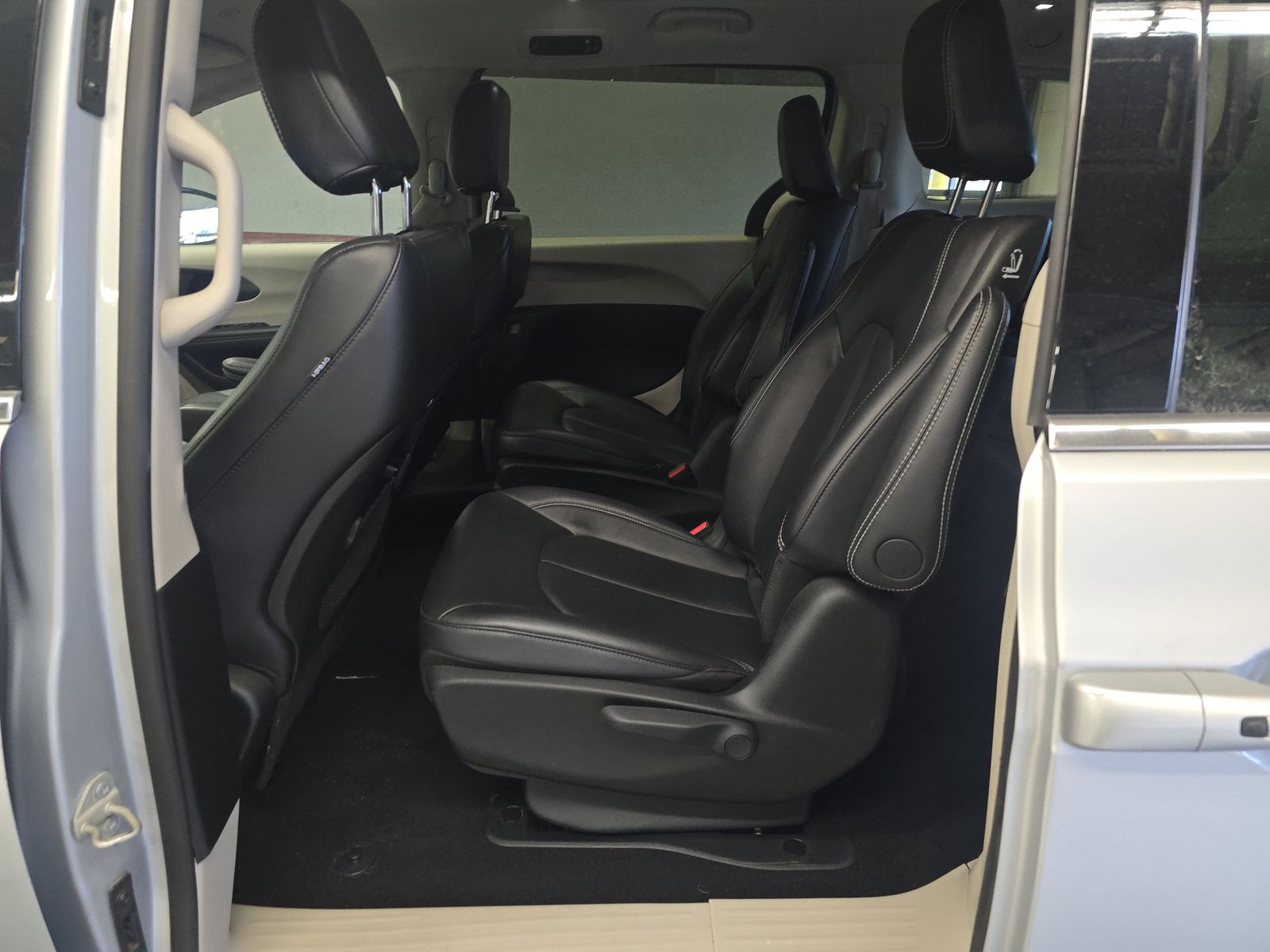 2024 Chrysler Pacifica Hybrid Select FWD