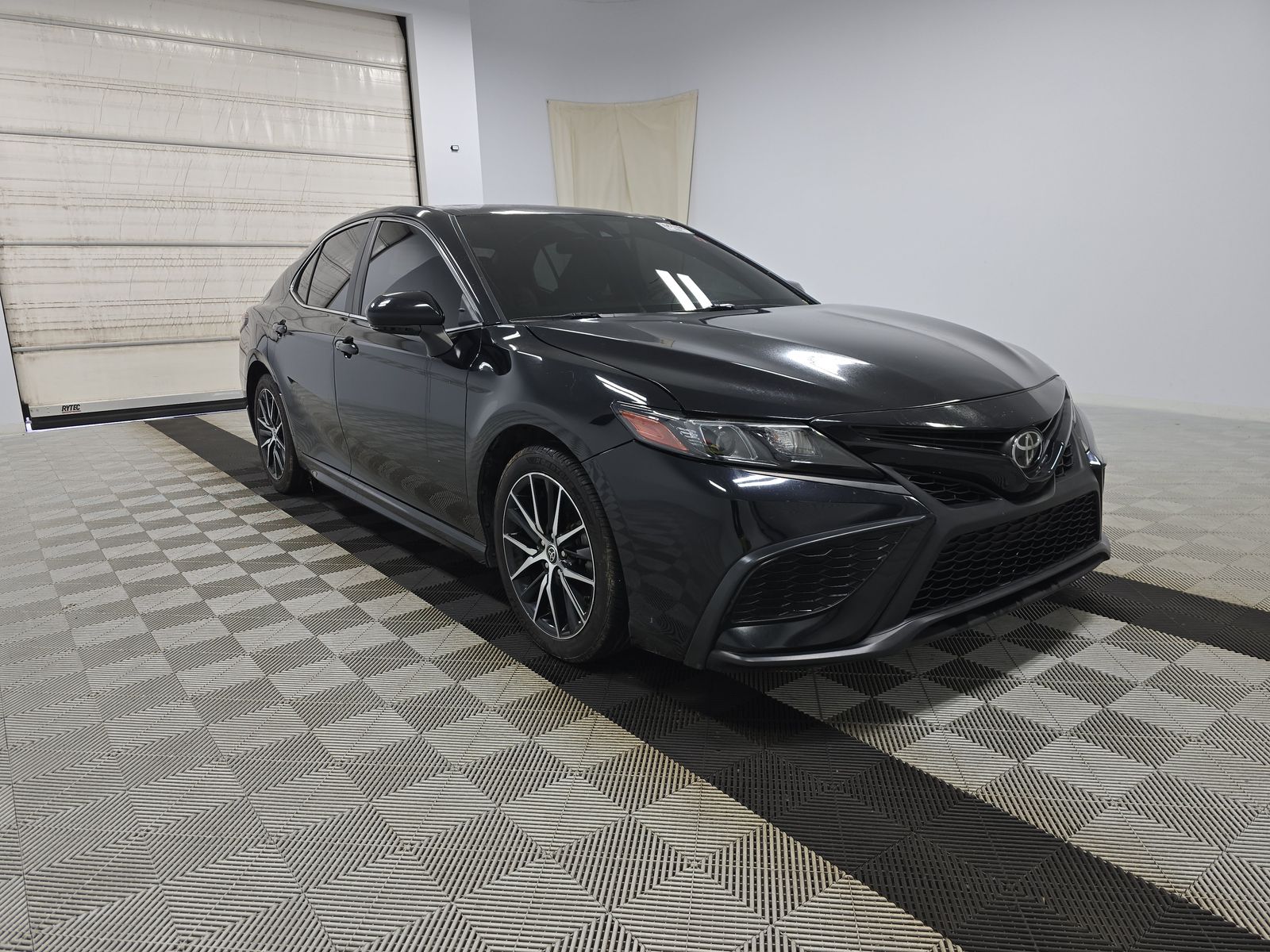2022 Toyota Camry SE FWD
