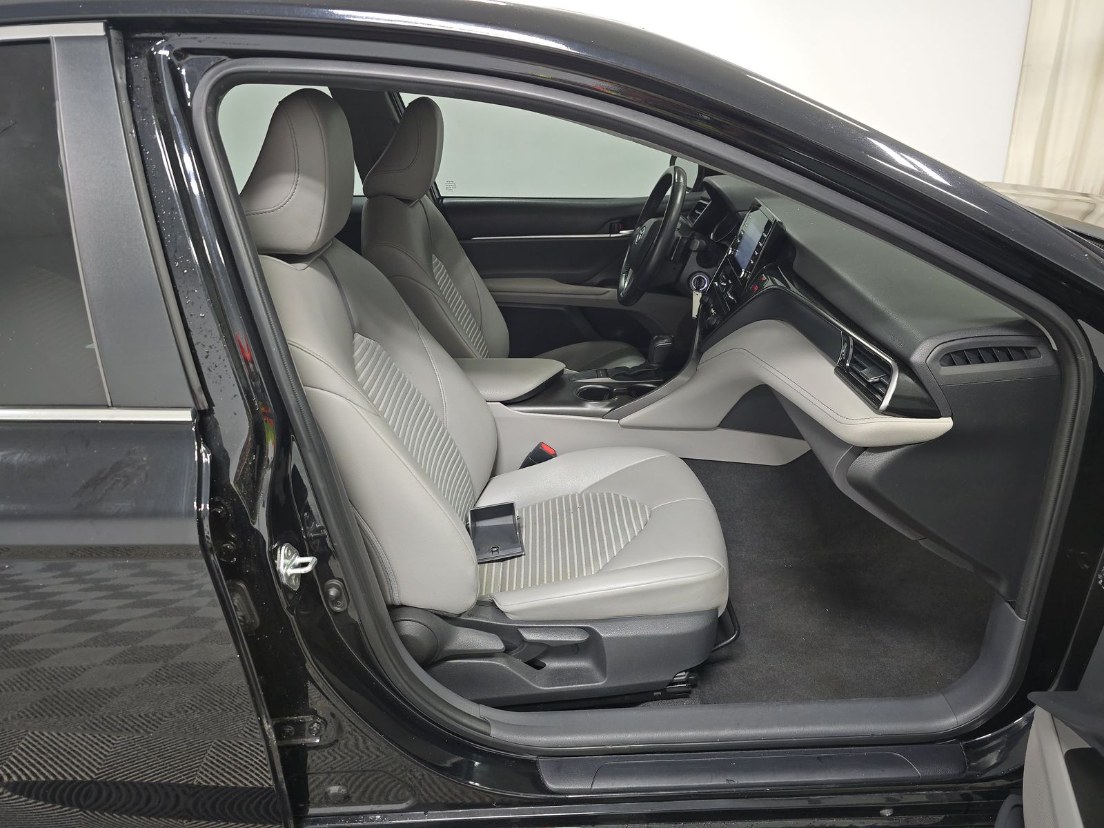 2022 Toyota Camry SE FWD