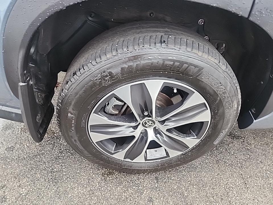 2022 Toyota Highlander XLE AWD