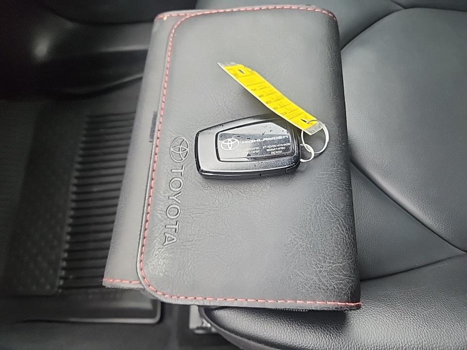 2022 Toyota Highlander XLE AWD