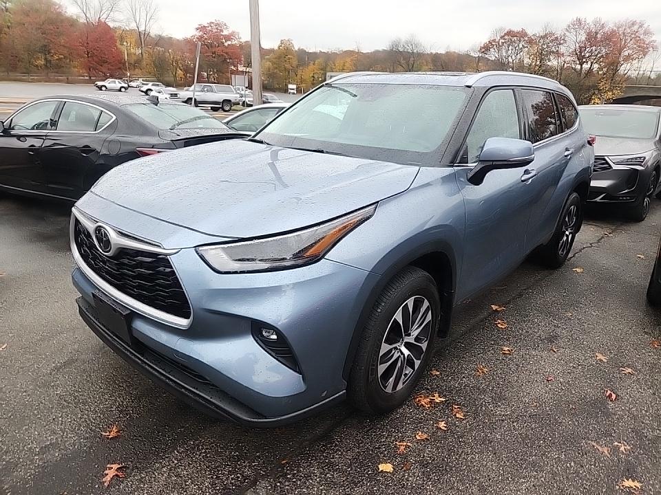 2022 Toyota Highlander XLE AWD