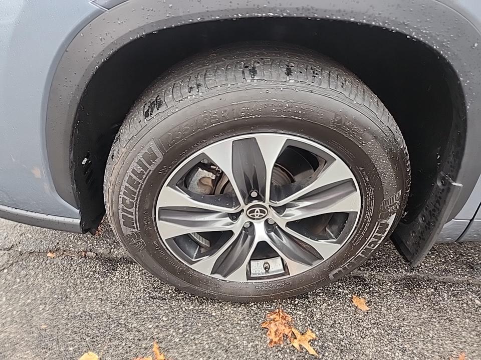 2022 Toyota Highlander XLE AWD