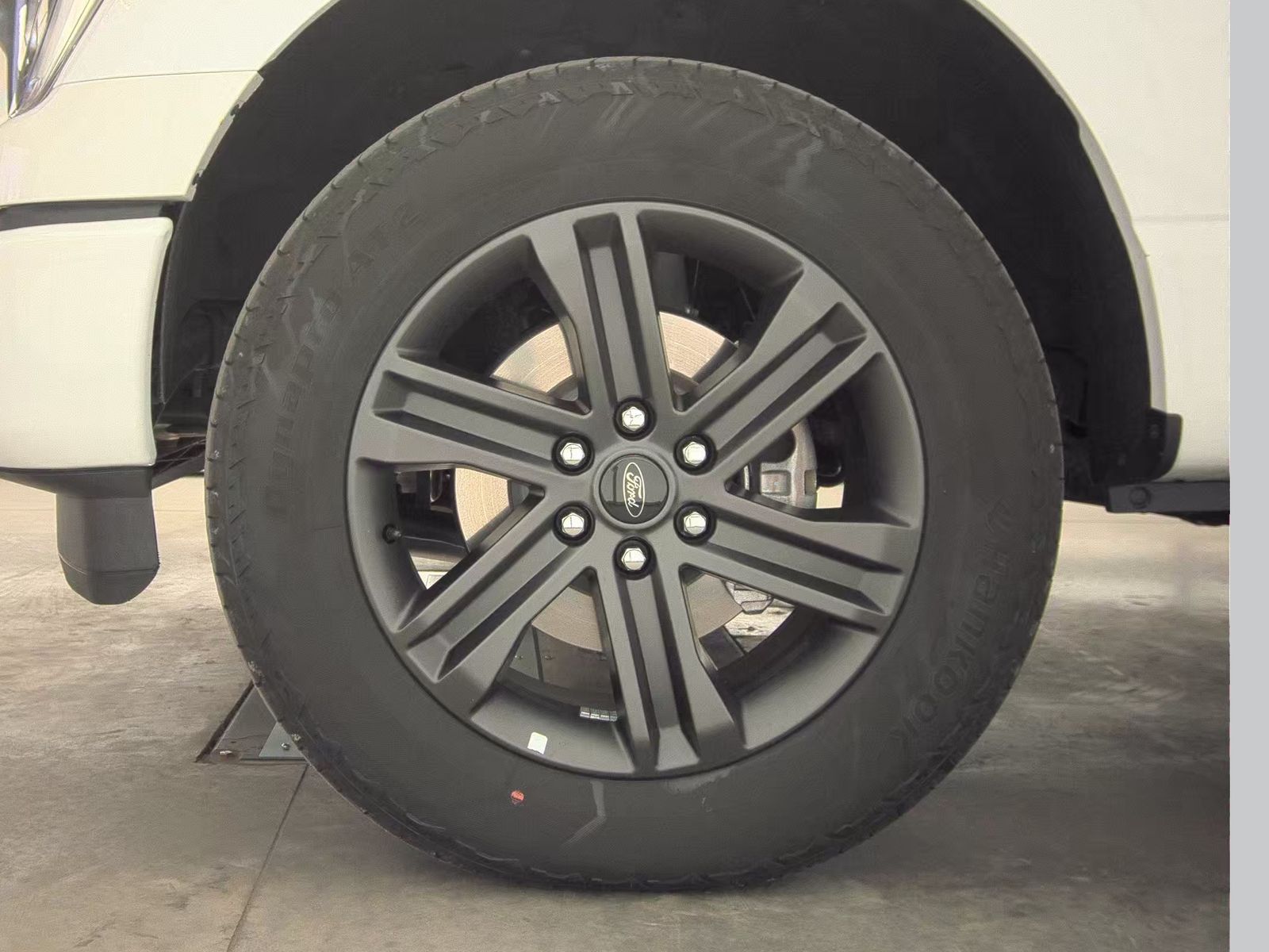 2023 Ford F-150 Lariat AWD