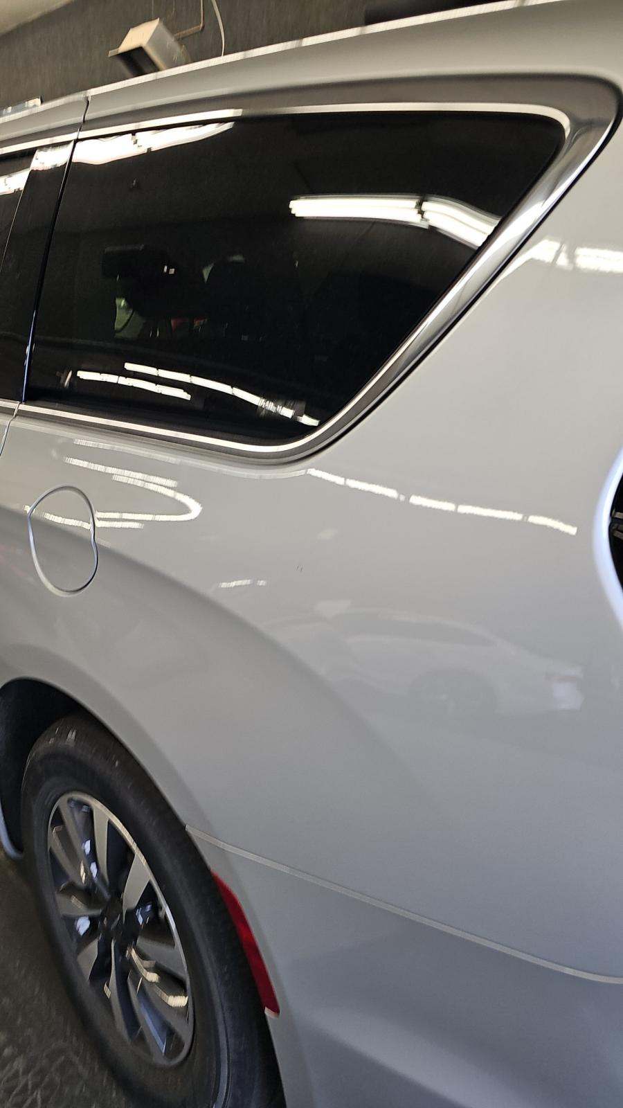 2024 Chrysler Pacifica Hybrid Select FWD