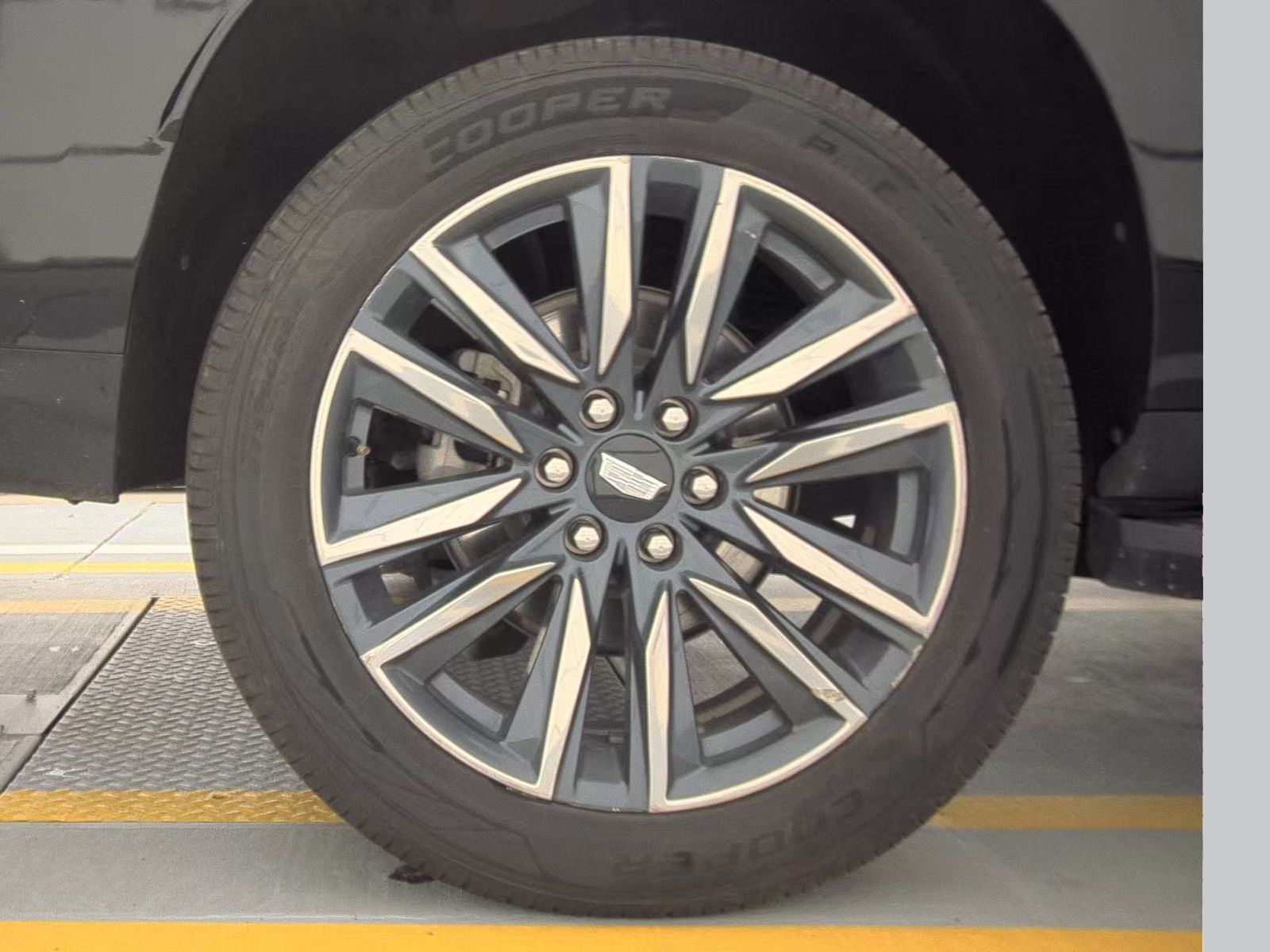 2023 Cadillac Escalade ESV Sport AWD