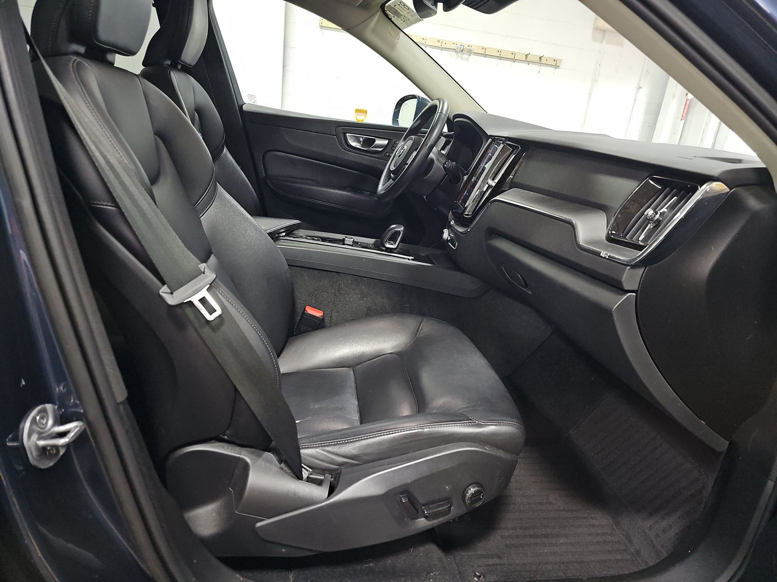 2023 Volvo XC60 B5 Core AWD