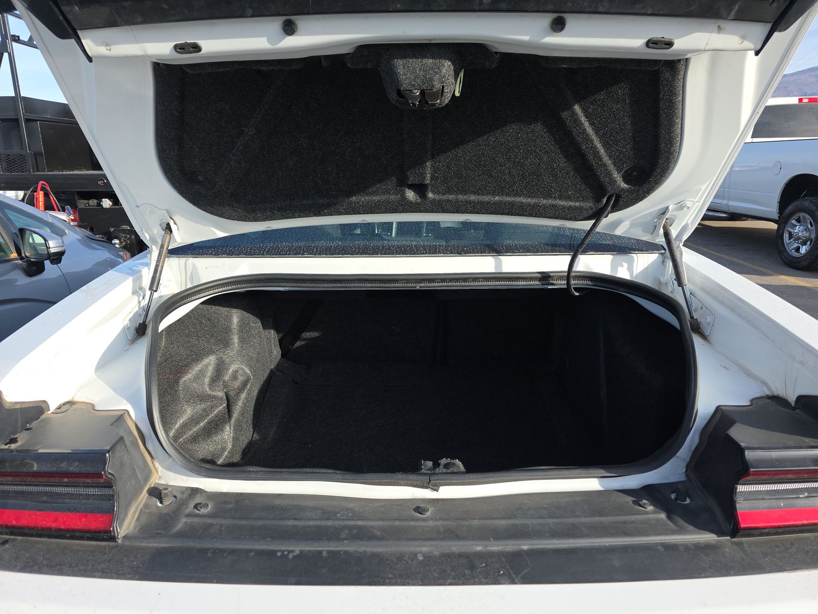 2023 Dodge Challenger SXT RWD