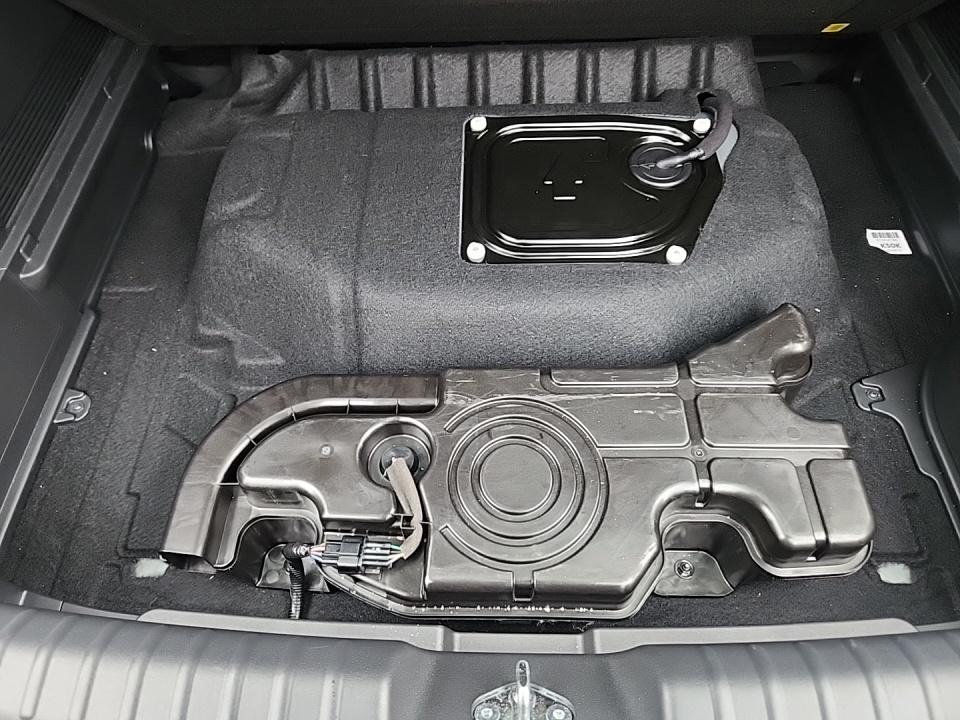 2024 Kia Niro PHEV SX Touring FWD