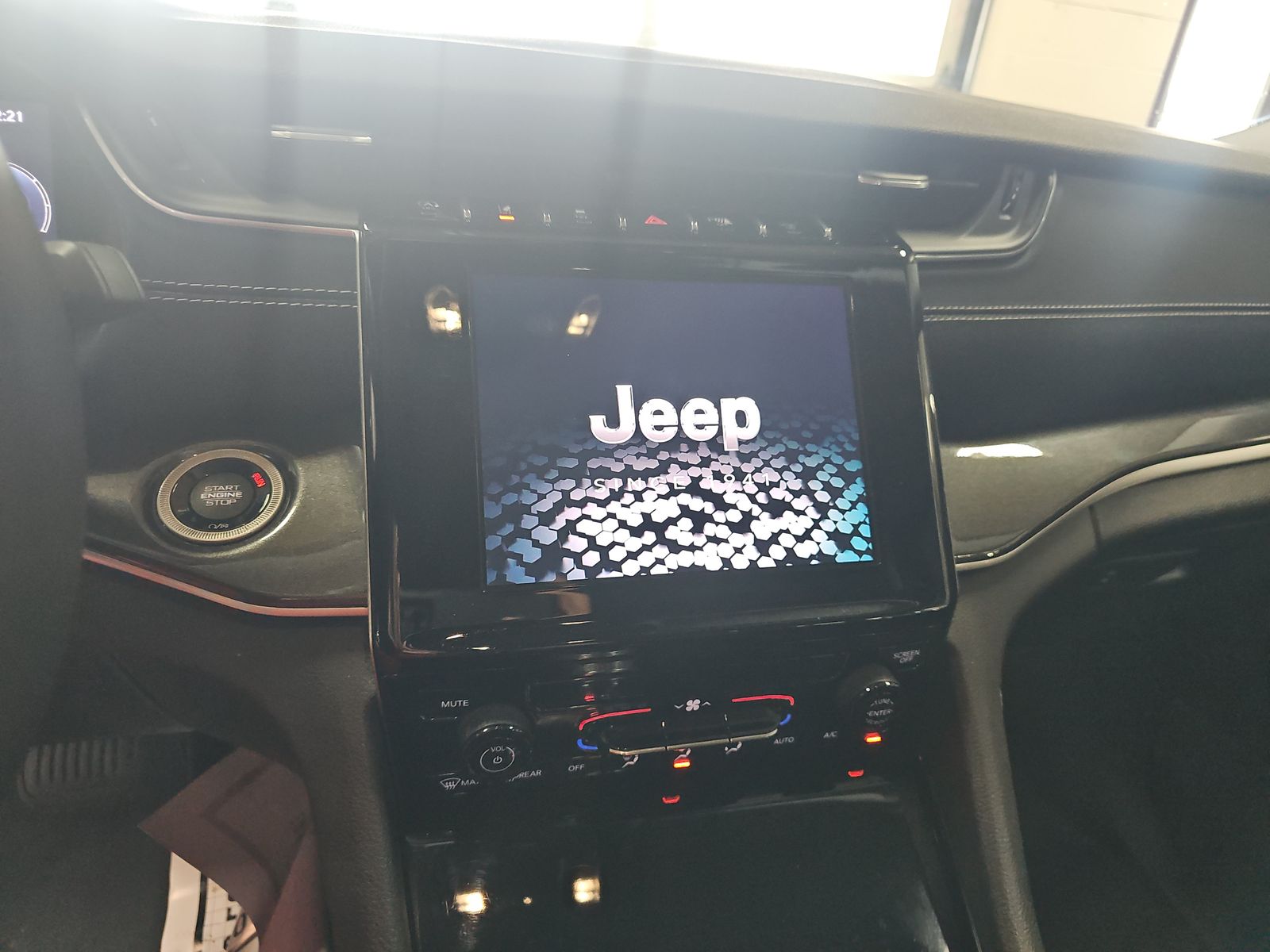 2023 Jeep Grand Cherokee Laredo AWD