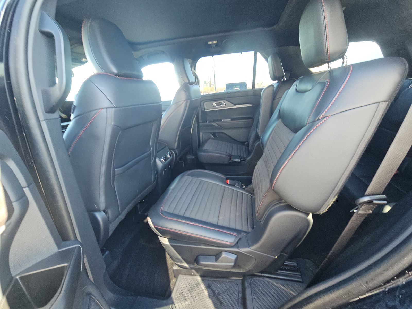 2025 Ford Explorer ST-Line AWD