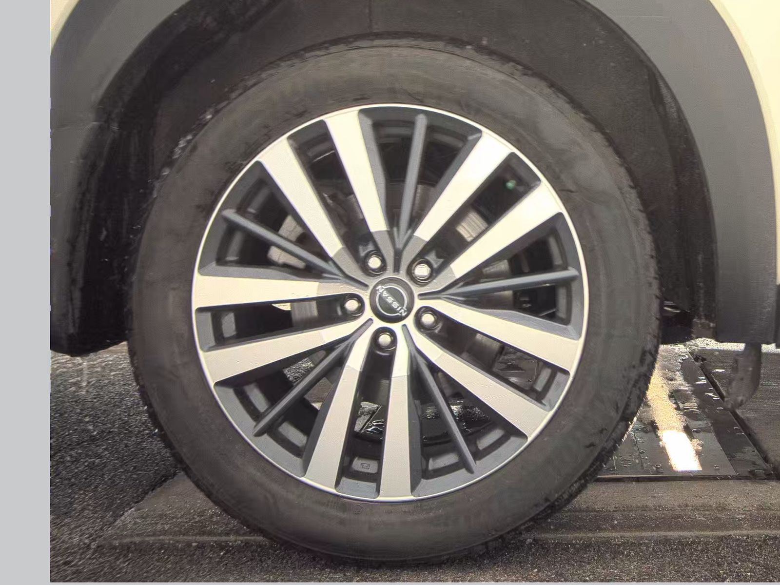 2022 Nissan Pathfinder Platinum AWD