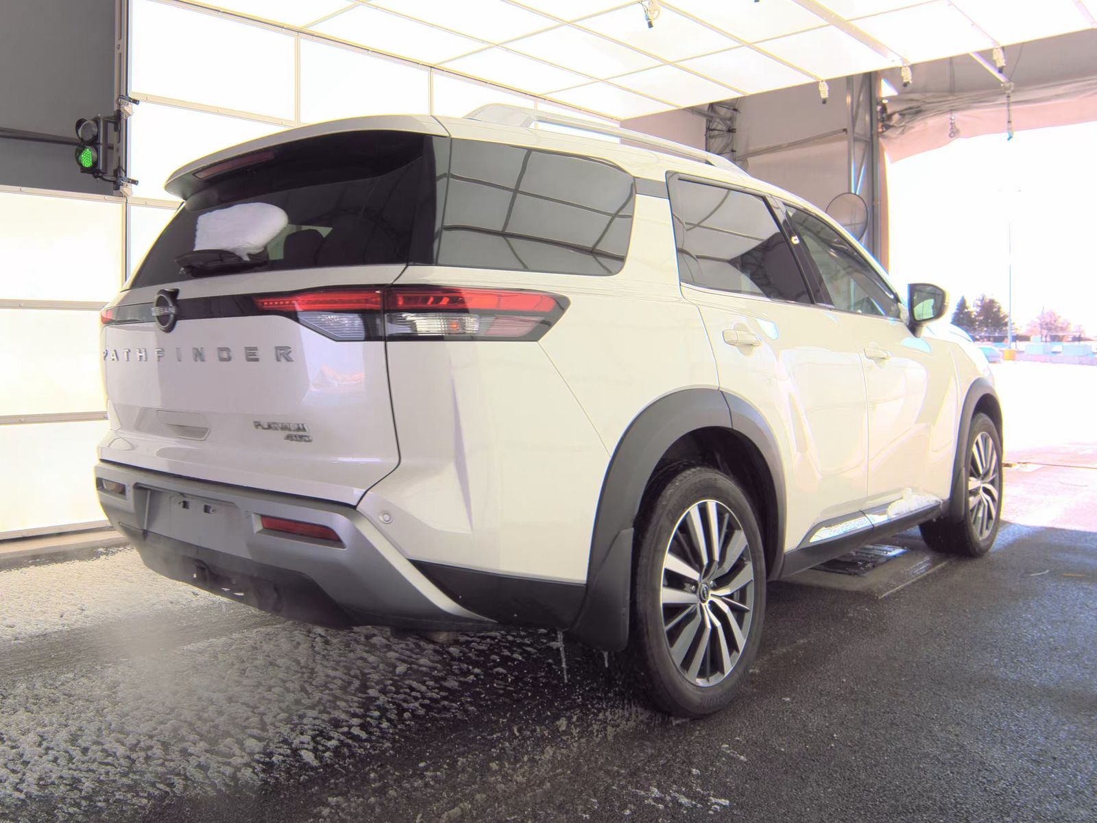 2022 Nissan Pathfinder Platinum AWD