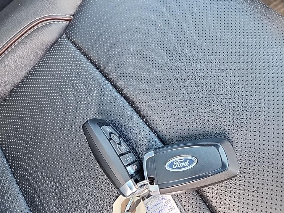 2023 Ford F-150 Lariat AWD